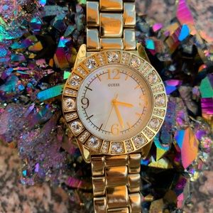 BEAUTIFUL GUESS WATCH